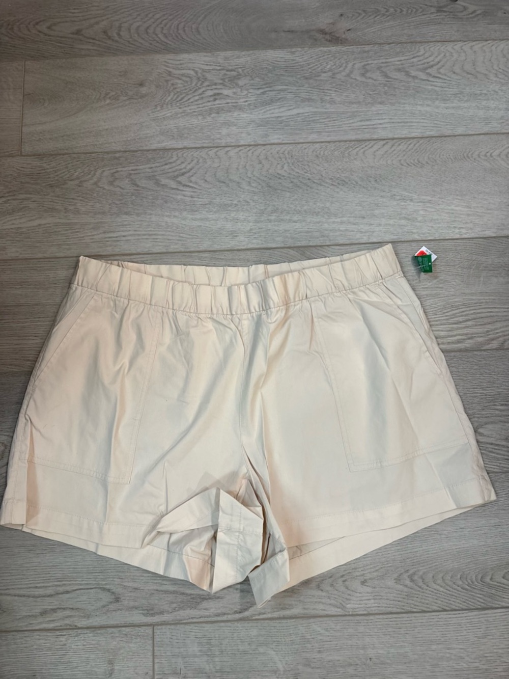GAP Cream Elastic-Waist Athletic Shorts with Front Pockets